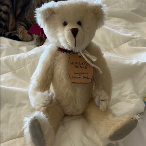 Handmade limited edition mohair teddy bear by Susanne de Pee